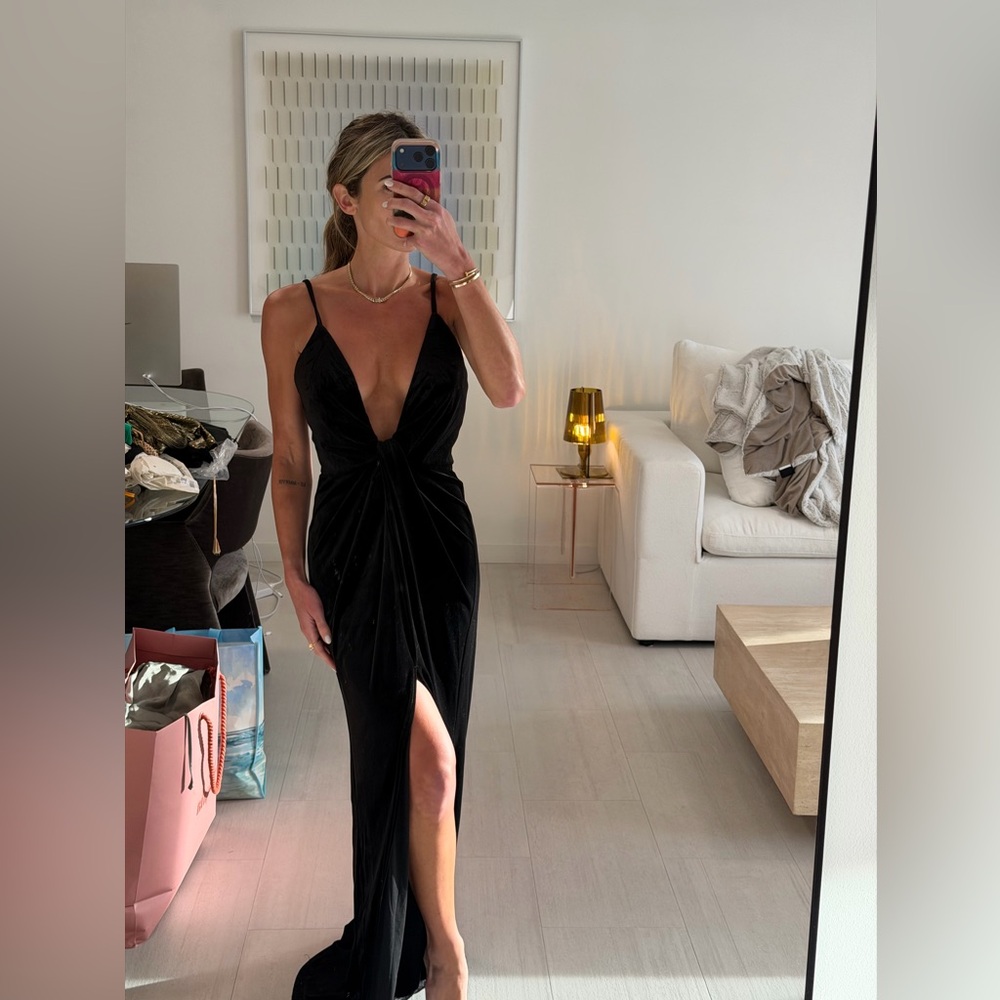 superdown Black Twist Front Plunge Midi Dress